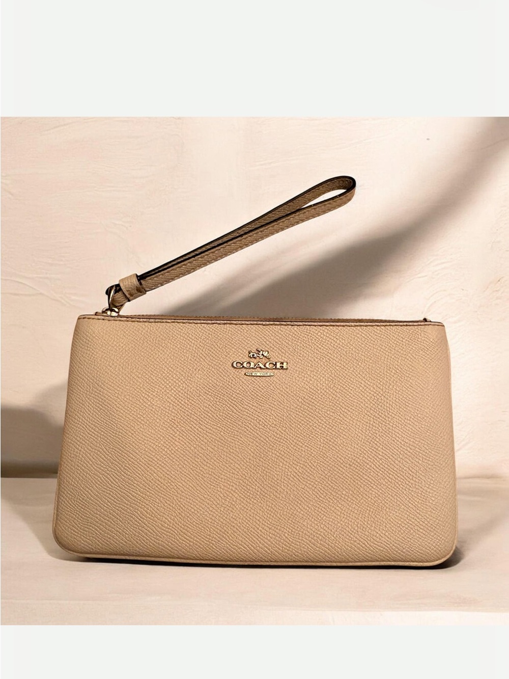 Corner Beige Zip Wristlet
